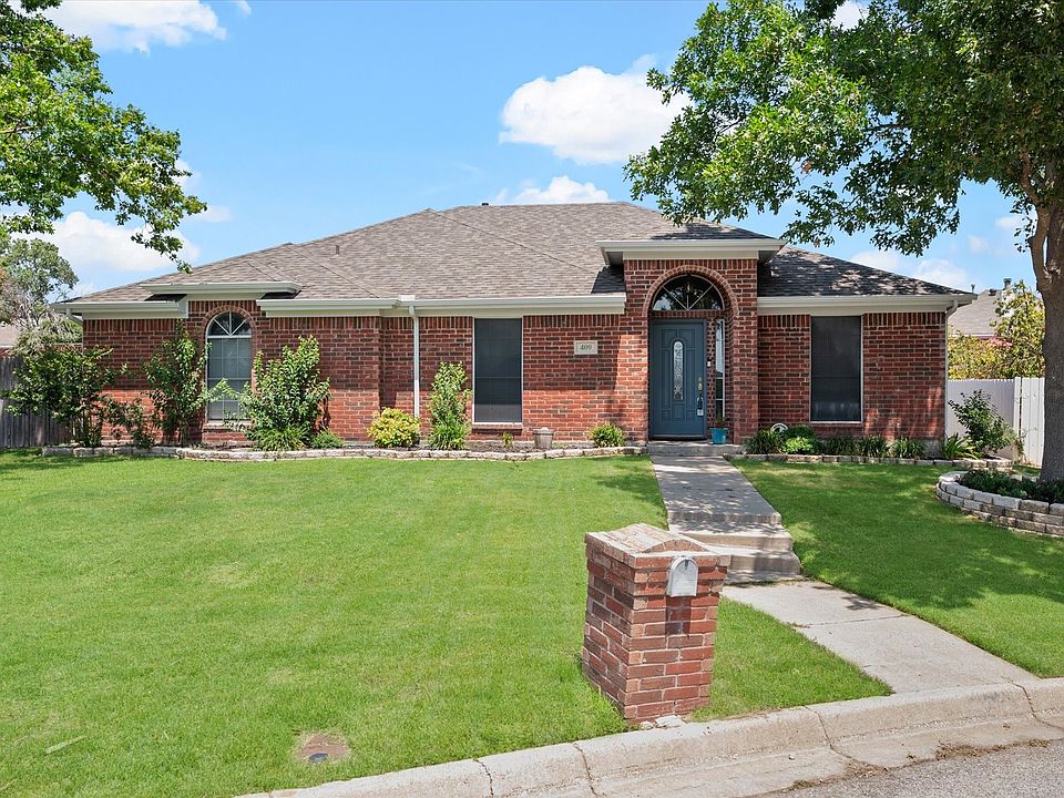 1st image of 409 Dove Ln