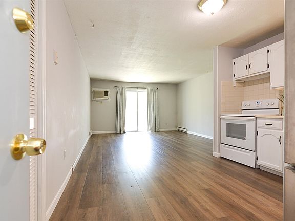 3rd image of 189 N. Capitol Hill Drive