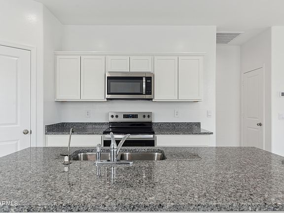 3rd image of 2887 W Shepperd Avenue