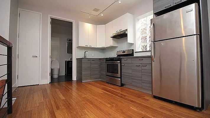 1st image of 114 Jefferson Ave APT 1R