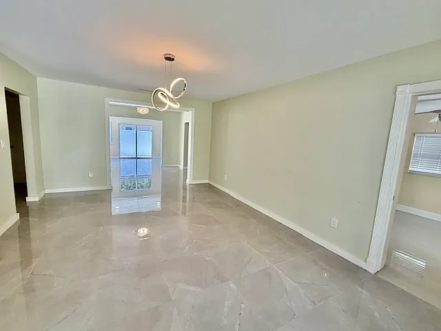 1330 Marseille Dr — Photo 2