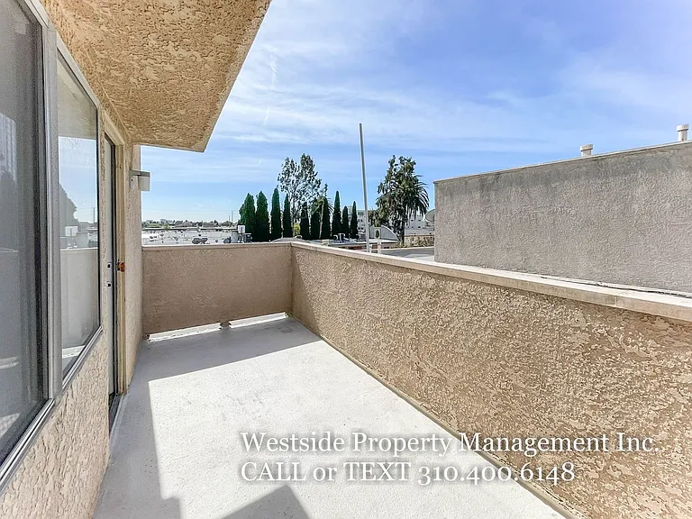 3710 Midvale Ave — Photo 8