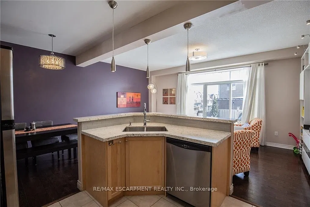 3 bed, $3,600 — Photo 4