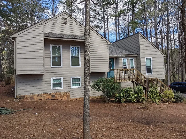 55 Pine Ferry Dr NE — Photo 1
