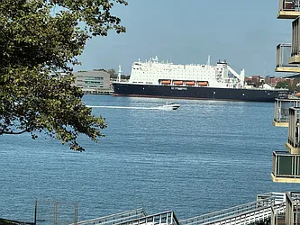 166-25 Powells Cove Boulevard, #3F