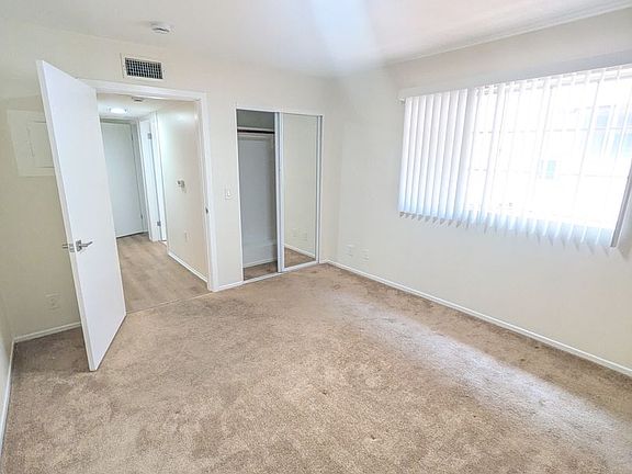3rd image of 615 N Hayworth Ave #3