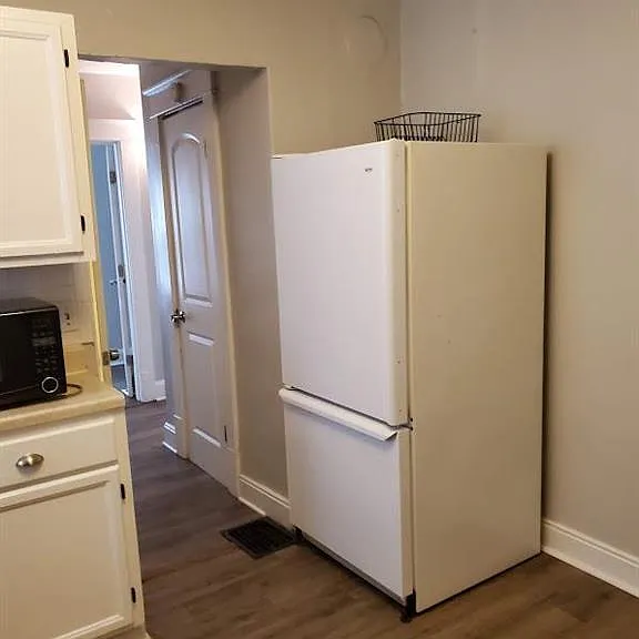 2411 Wallis Ave — Photo 4