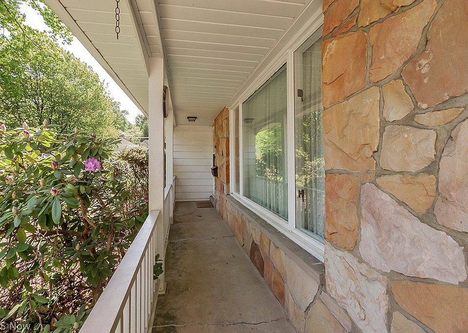 2nd image of 356 Dumbarton Blvd