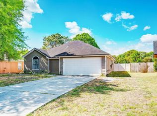 352 Naugatuck Dr, Jacksonville, FL 32225