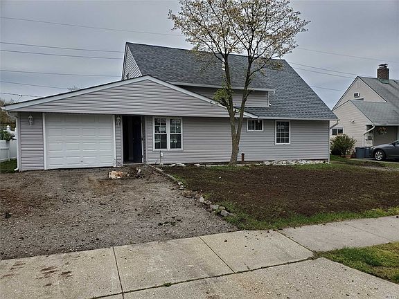 3rd image of 43 Bamboo Ln