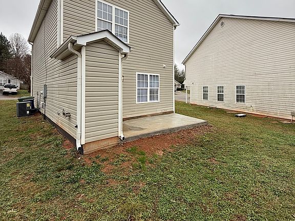 5th image of 1607 Hallmark Hills Dr