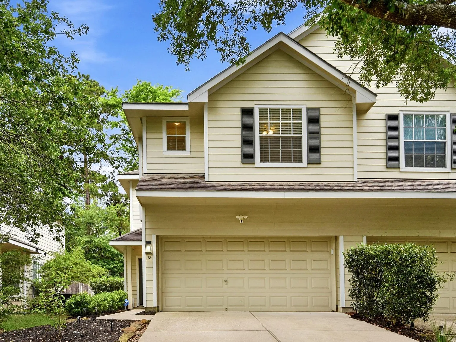 3 bed, 2.5 bath, 1657 sqft, $2,300 — Photo 2
