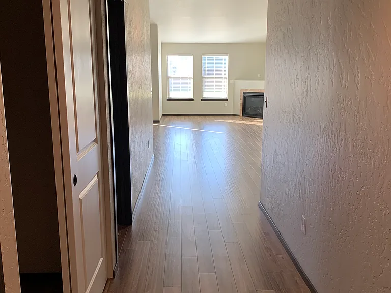 6010 Latah Ln — Photo 2