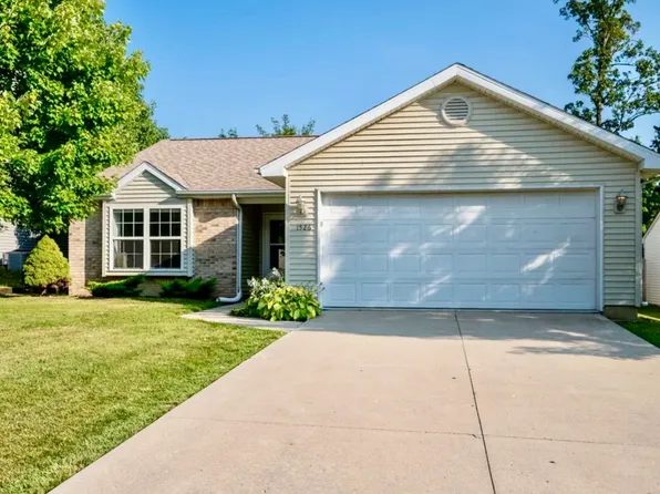 1526 Bear Claw Ln, Fort Wayne, IN 46845