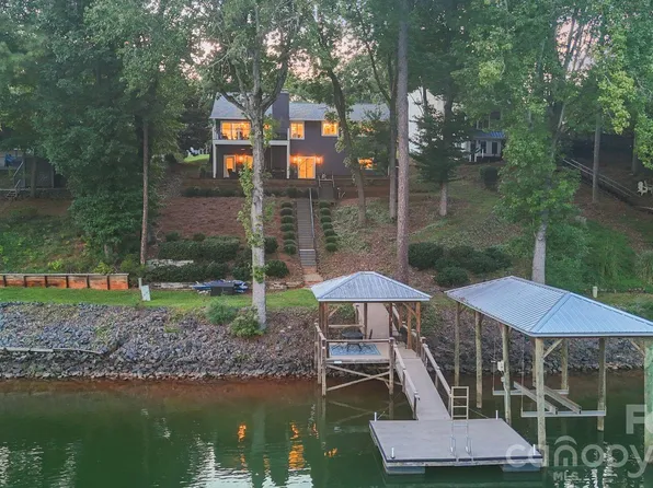 19007 Kailua Cir, Tega Cay, SC 29708