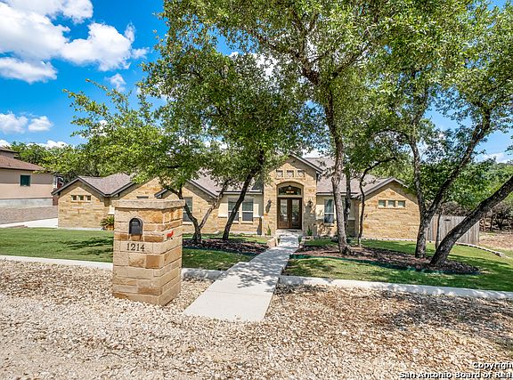 4th image of 1214 W Oak Estates Dr