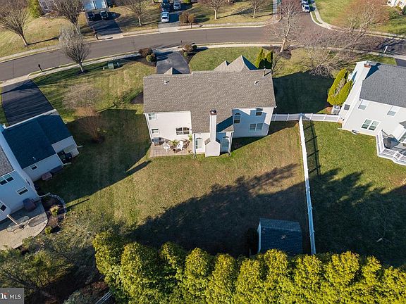 4th image of 891 Winding River Ln