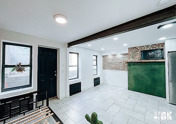 3rd image of 511 Van Buren St #1B