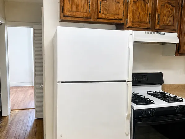 40 Parkwood St APT 3, Albany, NY 12208
