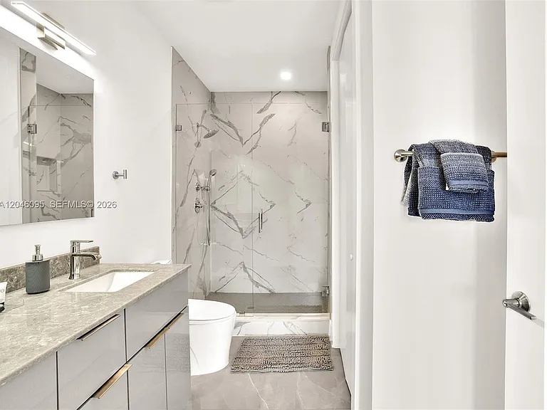 2100 Miami Rd #202 — Photo 13