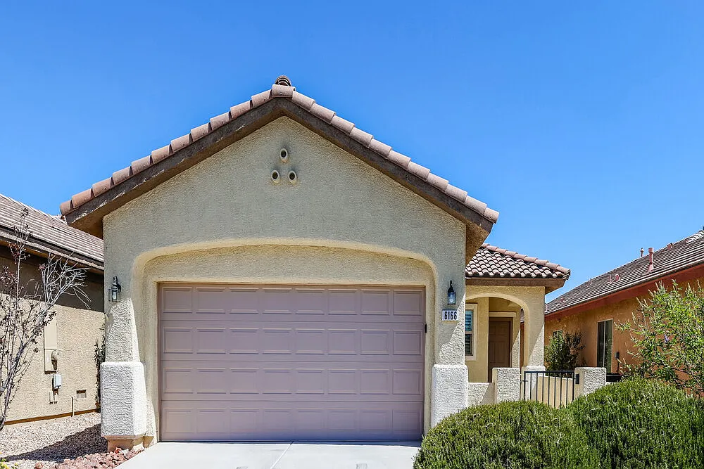3 bed, 2.0 bath, 1234 sqft, $1,765 — Photo 1