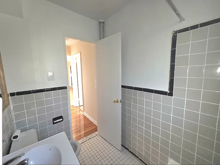 14202 84th Dr #5E — Photo 11