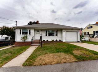 142 Beech St, Lowell, MA 01850