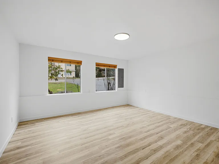 14020 Stone Ave N #B — Photo 10