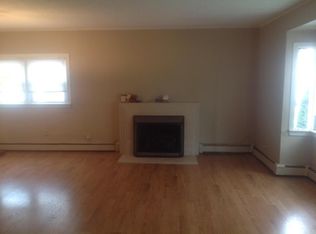 1095 Stonewall Ln, Secaucus, NJ 07094