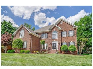 701 Carver Pond Ln, Waxhaw, NC 28173