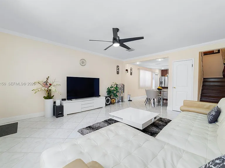 4521 NE 21st Ave #1 — Photo 3