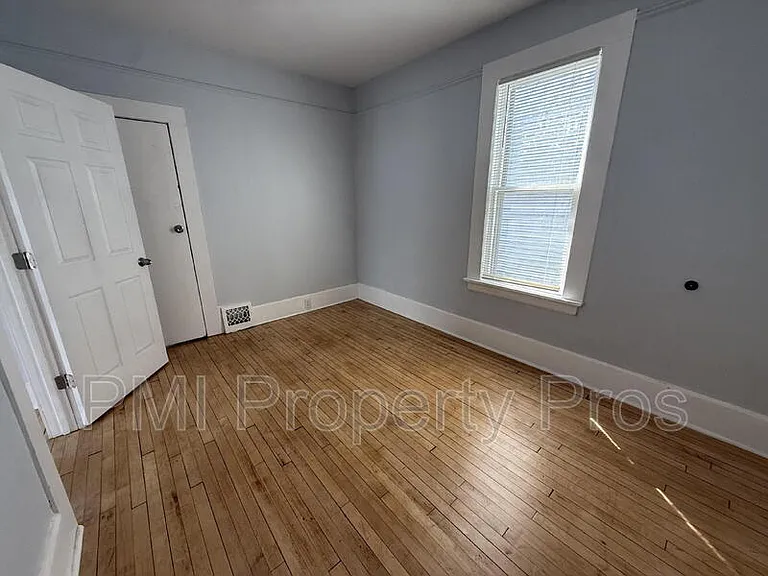 3109 W Walnut St — Photo 9
