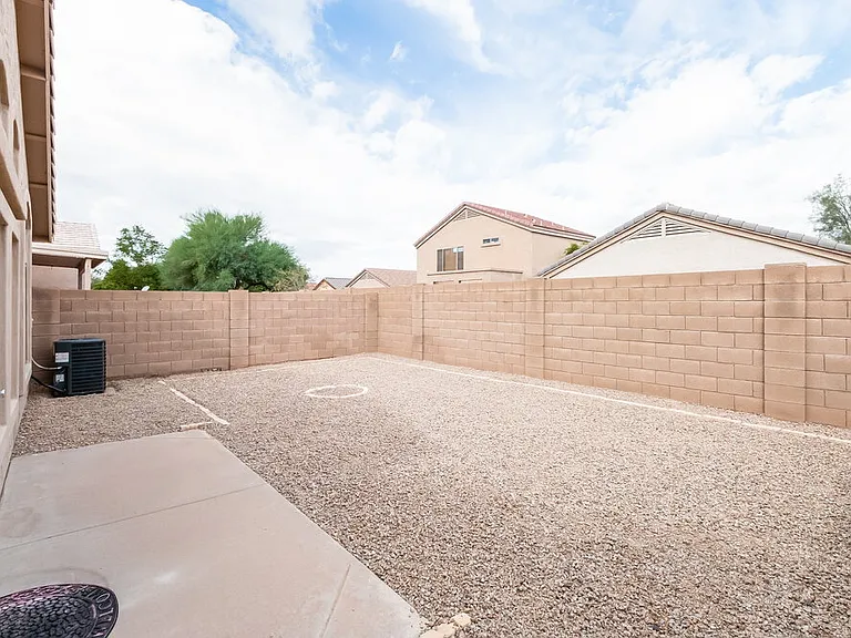 10036 E Capri Ave — Photo 15