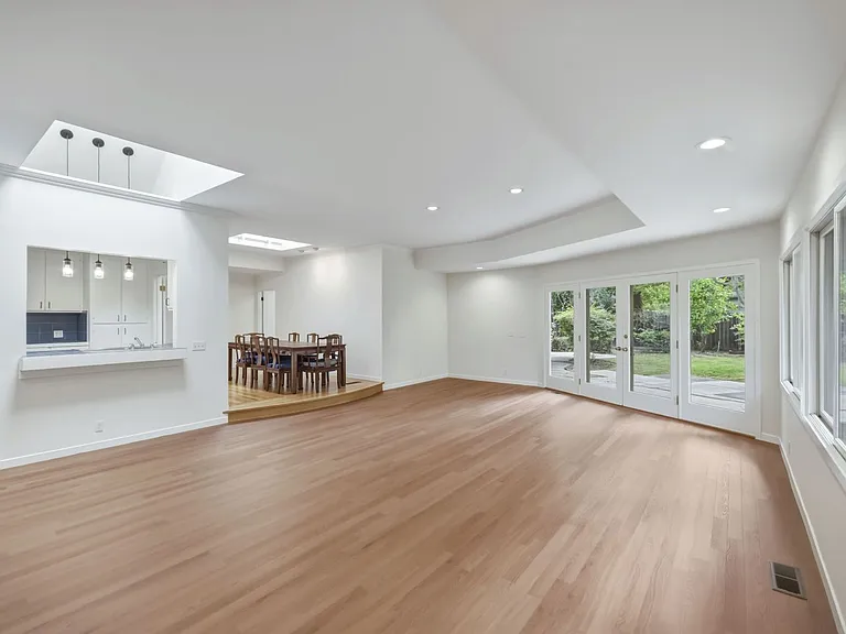 1537 Dana Ave — Photo 9