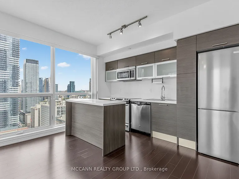 386 Yonge St #3015 — Photo 9