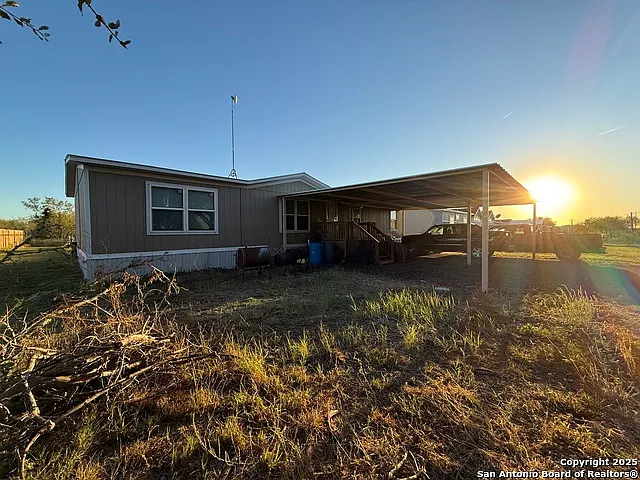 3 bed, 2.0 bath, 1568 sqft, $1,650 — Photo 3