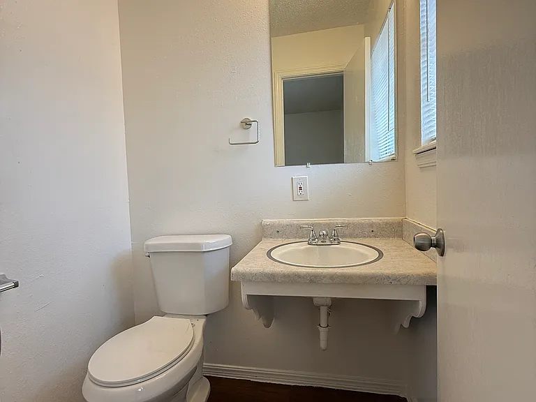 604 Woodland Way — Photo 7
