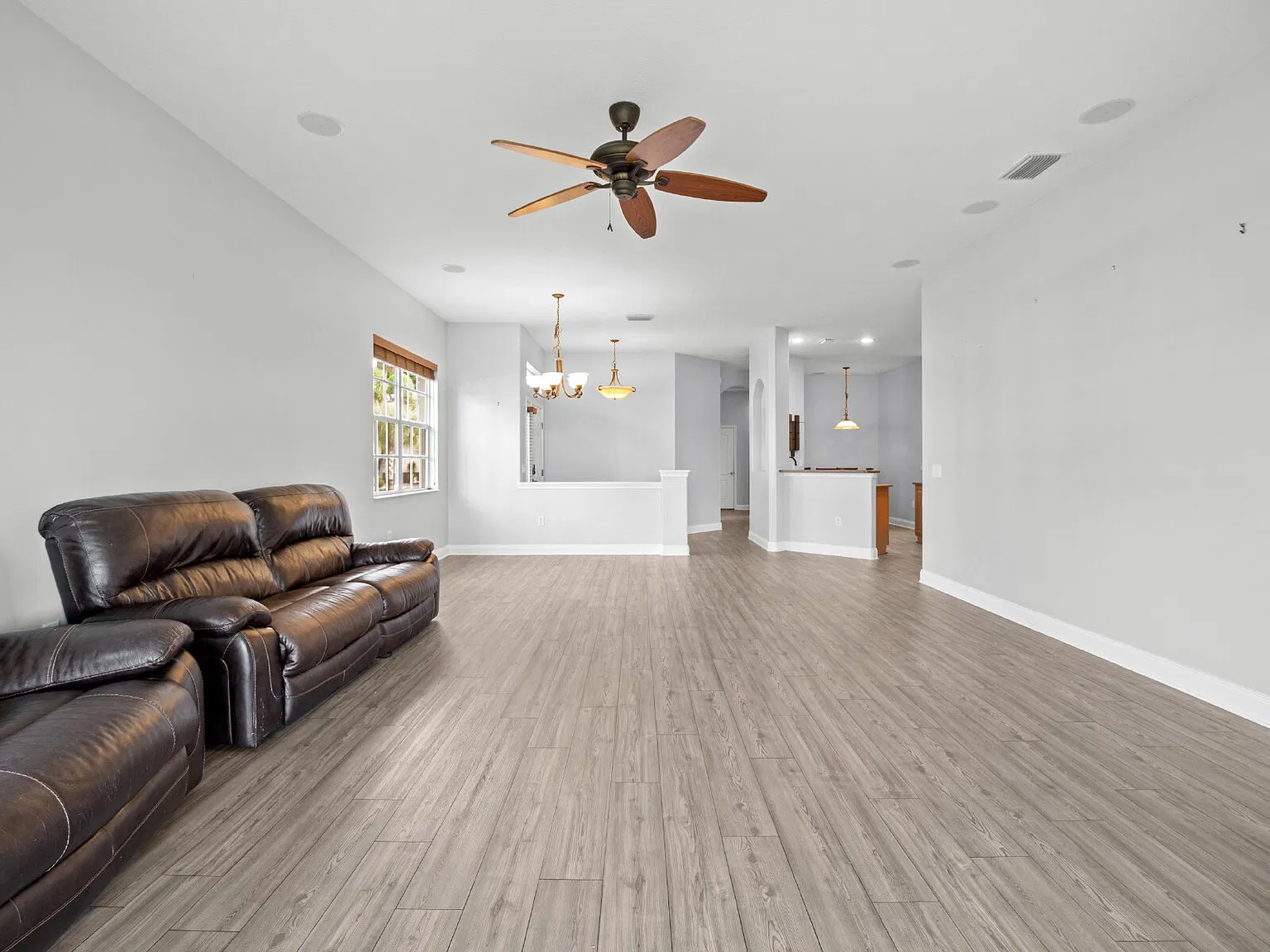 3 bed, 2.0 bath, 1997 sqft, $2,750 — Photo 4