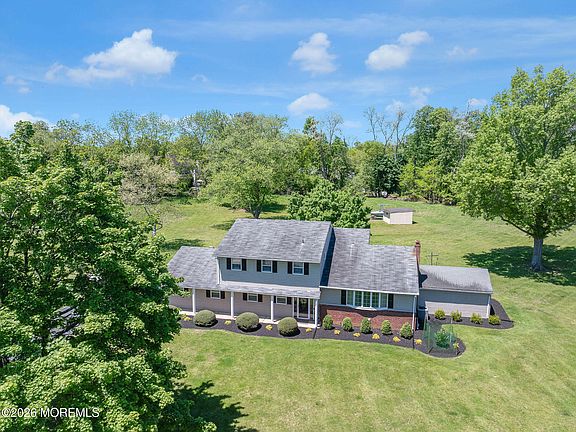 4th image of 121 Brittany Drive