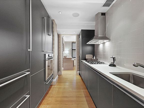3rd image of 110 Central Park S APT 5C