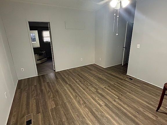 3rd image of 9815 Kaitlyn Ln
