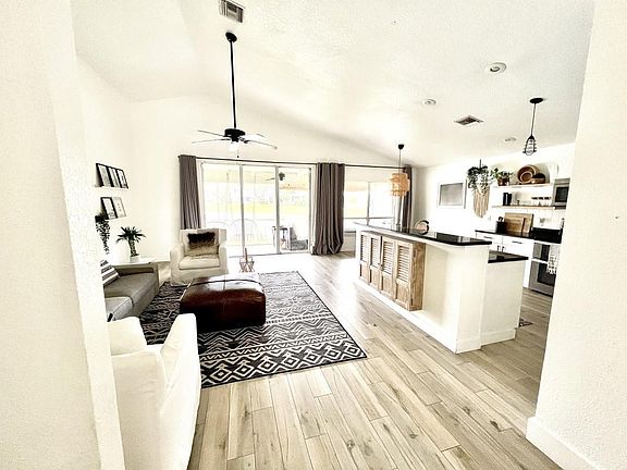 3rd image of 6320 NW 77th Court