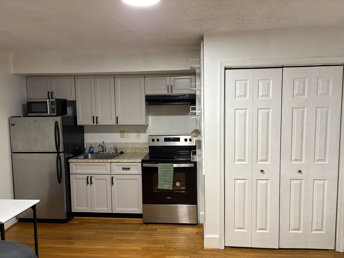 Building Photo - 313 E Monroe Ave #2