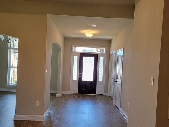 4th image of 18255 Fraser Dr