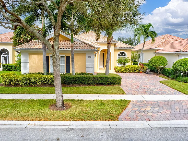 8241 Tobago Ln — Photo 55