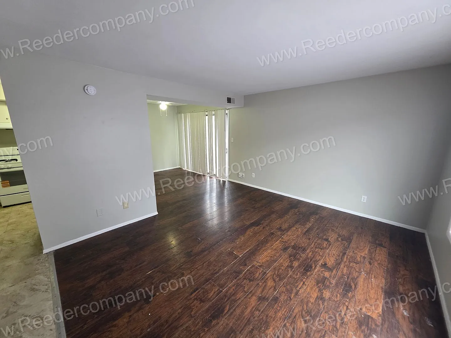 Spacious 3 Bedroom 1.5 Bath Townhome walking distance to Morton High School — Photo 2