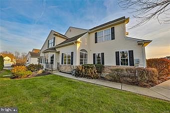 2nd image of 27 Cobblestone Dr