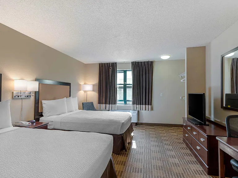 Studio Suite - 2 Full Beds