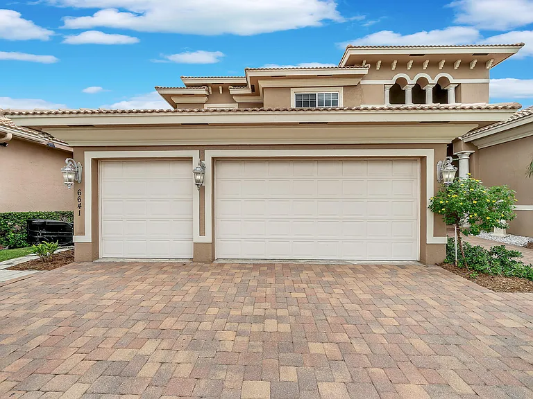 6641 Conch Ct — Photo 53