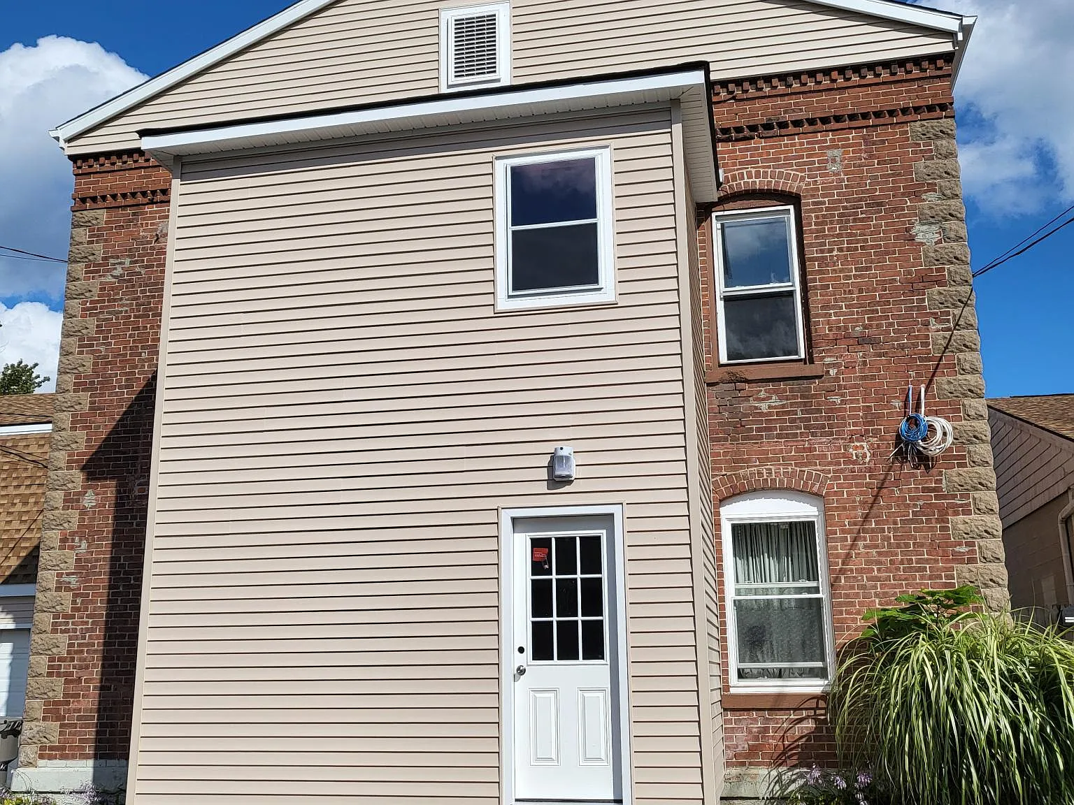 3 bed, $1,800 — Photo 1